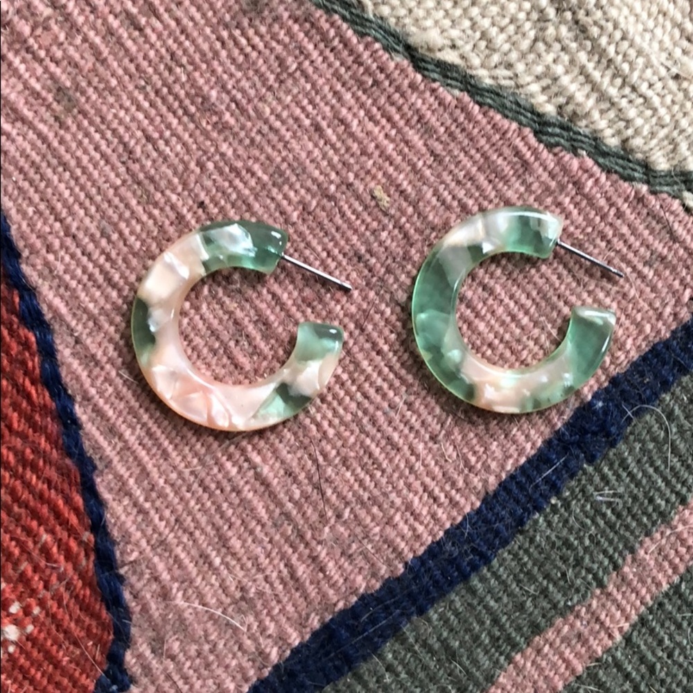 Green and pink hoops
